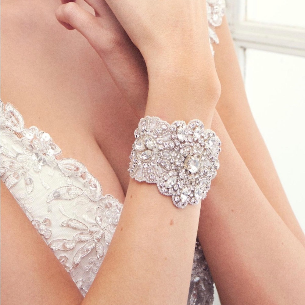Anna Campbell Bridal Eliza Cuff - new in box
